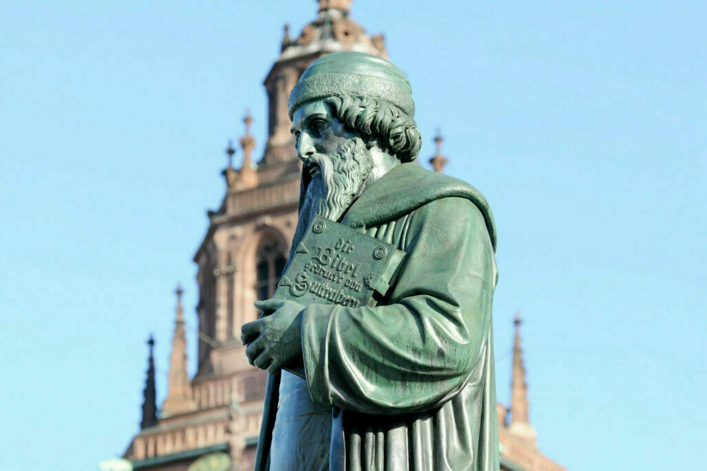 Gutenberg statue